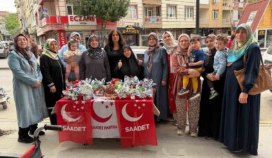 Saadet’in Anneler Günü buluşmasına yoğun ilgi
