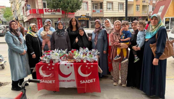 Saadet’in Anneler Günü buluşmasına yoğun ilgi