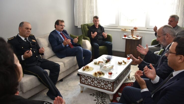 Salihli Kaymakamı Güldoğan’dan şehit ailesine bayram ziyareti