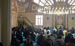 Selendi’de bayram namazında camiler doldu