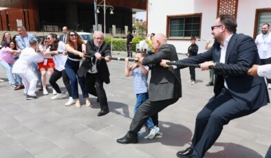 Yunusemre’de 19 Mayıs şöleni renkli görüntülere sahne oldu