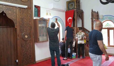 Yunusemre’de camiler bayram namazına hazırlanıyor