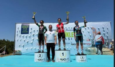 Akhisarlı pedallar Kocaeli’de 6 madalya ve 2 şampiyonluk kazandı