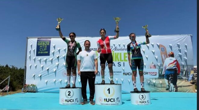 Akhisarlı pedallar Kocaeli’de 6 madalya ve 2 şampiyonluk kazandı