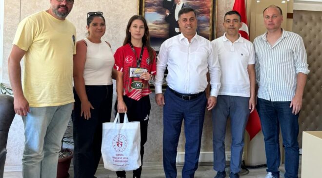 Balkan ikincisi milli sporcu Manisa’da da ödüllendirildi