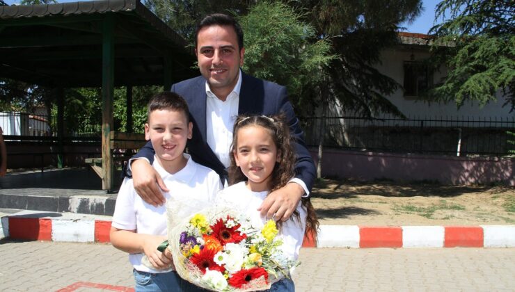 Kula’da 5 bin 557 öğrenci karne heyecanı yaşadı