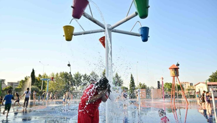 Manisa’da çocuklara serinleten karne hediyesi