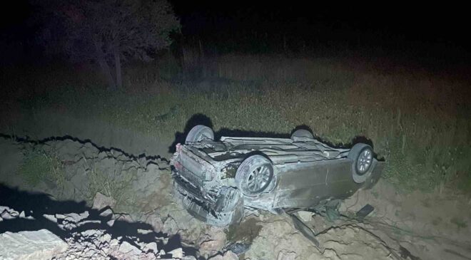 Manisa’da otomobil şarampole uçtu: 2 yaralı
