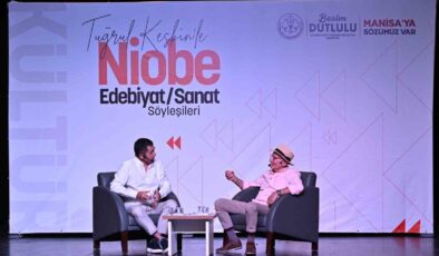 Nihat Behram Manisa’da edebiyat ve yapay zekayı konuştu