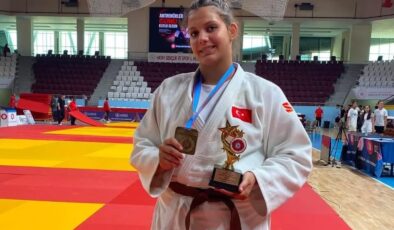Salihlili Hira Kılkış Türkiye Şampiyonu oldu