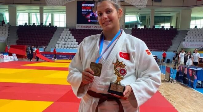 Salihlili Hira Kılkış Türkiye Şampiyonu oldu