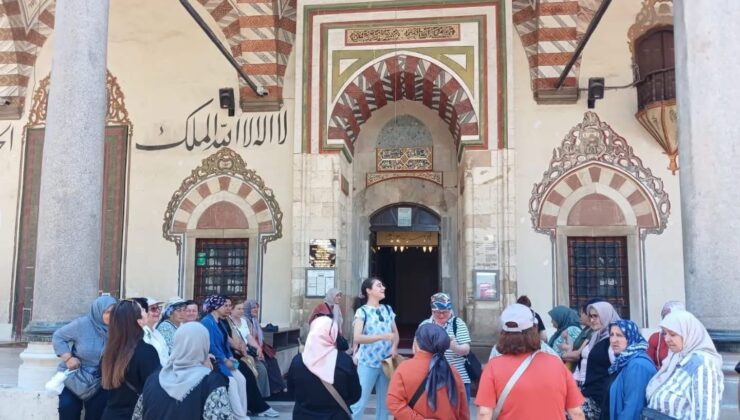 Sarıgöllü kadınlar Manisa’da tarih ve kültür yolculuğuna çıktı