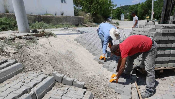 Şehzadeler’de 20 bin metrekare kilit parke taşı döşenecek