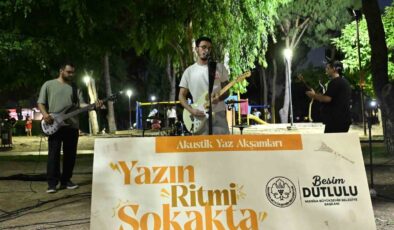 ’Akustik Yaz Akşamları’ Manisalılara müzik dolu bir hafta sonu yaşattı