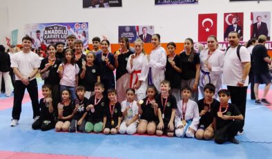 Alaşehirli karateciler Ege’yi fethetti