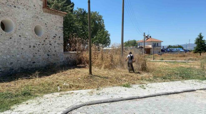 Manisa Büyükşehir’den Karacaahmet Türbesi’nde hummalı temizlik