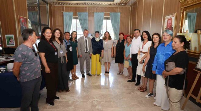 Renklerin suyla dansı sanatseverlerle buluştu