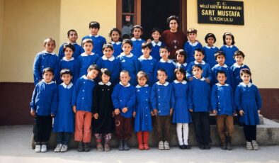 Salihli’de ilkokul arkadaşları, 28 yıl sonra buluştu