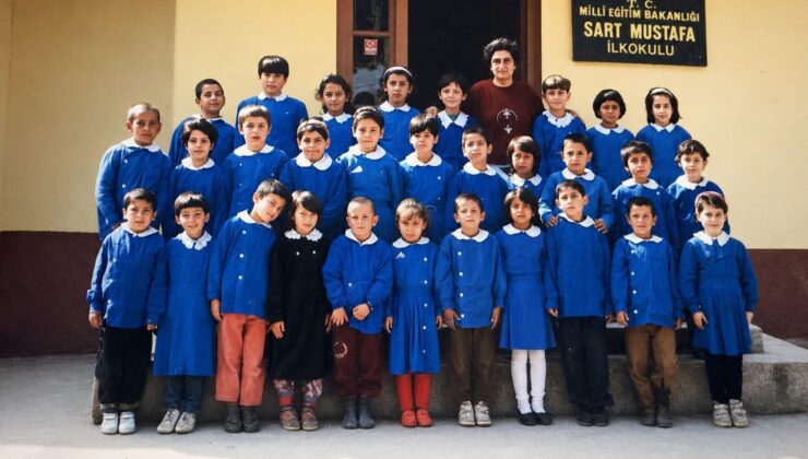 Salihli’de ilkokul arkadaşları, 28 yıl sonra buluştu