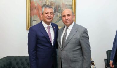 Sarıgöl Belediye Başkanı Tahsin Akdeniz CHP’den istifa etti