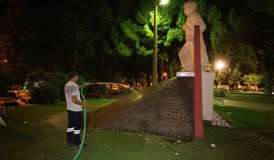 Şehzadeler’de gece sulama dönemi