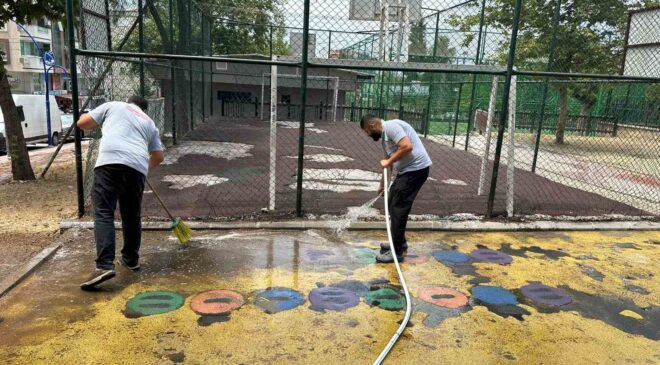 Yunusemre’de çocuk parkları pırıl pırıl oluyor