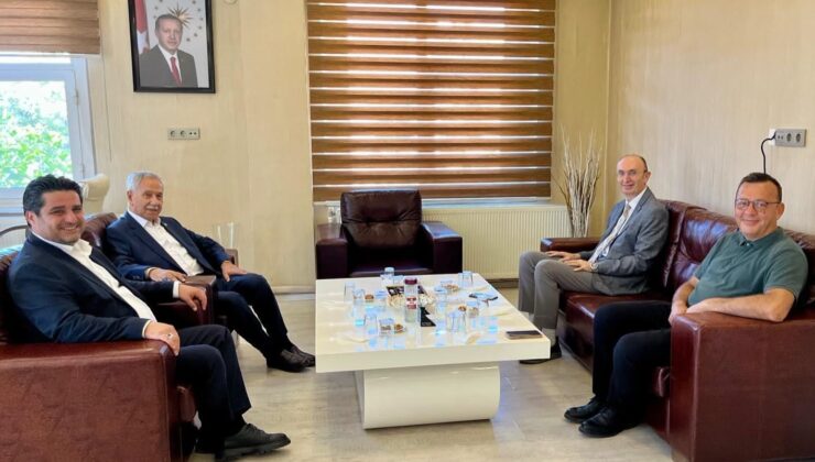 Bülent Arınç’tan Şehzadeler Kaymakamı Günhan Yazar’a ’Hayırlı olsun’ ziyareti