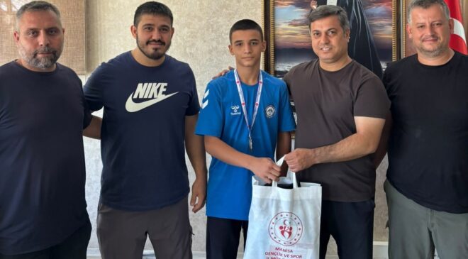 İl Müdürü Öztürk’ten Türkiye Şampiyonu Yaman’a kutlama