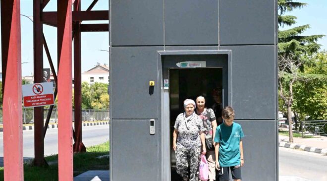 Manisa Büyükşehir’den Kuşlubahçe’deki üst geçide asansör kolaylığı