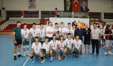 Manisalı gençler filede Türkiye ikincisi oldu