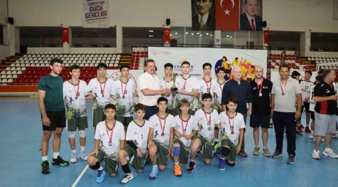 Manisalı gençler filede Türkiye ikincisi oldu