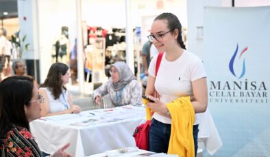 MCBÜ, tercih maratonunda geleceğin üniversitelileriyle buluştu