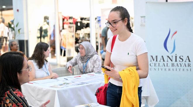 MCBÜ, tercih maratonunda geleceğin üniversitelileriyle buluştu