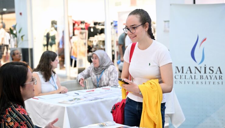 MCBÜ, tercih maratonunda geleceğin üniversitelileriyle buluştu