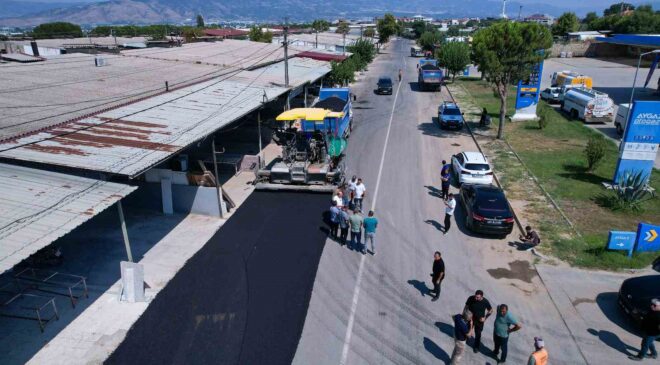 Sarıgöl’de yıllardır beklenen asfalt çalışması tamamlanıyor