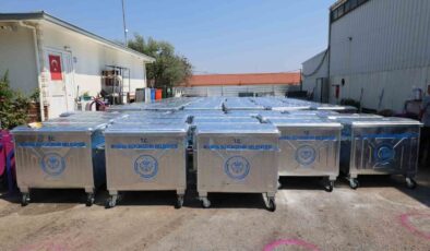 Şehzadeler’de 220 yeni çöp konteyneri hizmete sunuluyor
