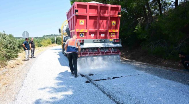 Soma’da mahalle yollarına ikinci kat asfalt atılıyor