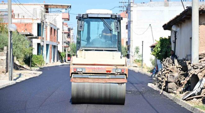 Ahmetli’de yollar sıcak asfaltla buluşuyor
