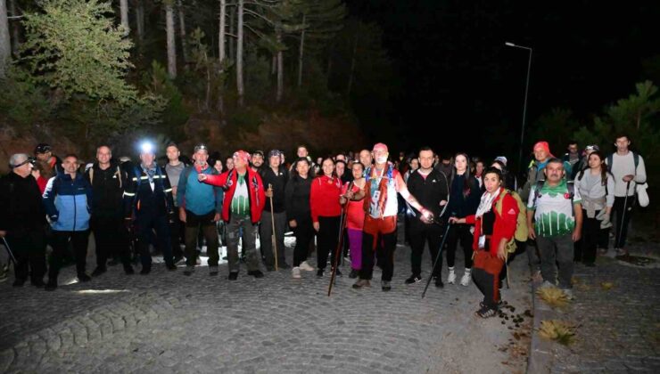 Avrupa Hareketlilik Haftası’nda Spil Dağı’nda gün doğumu yürüyüşü