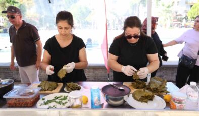 Gastronomi Çarşısı’nda ’En Güzel Sarma’ yarışması