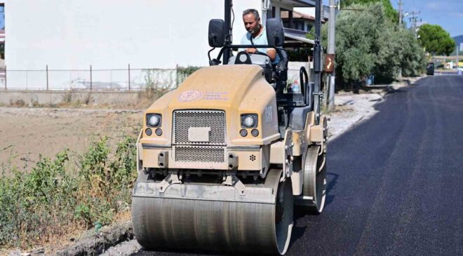 Gölmarmara NATO Caddesi’nde sıcak asfalt çalışması başladı