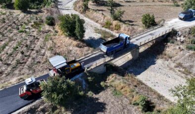 Manisa Büyükşehir, Sarıgöl’de 6 kilometrelik yolu sıcak asfaltla buluşturuyor