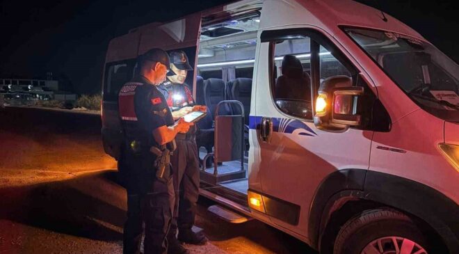 Manisa’da jandarmadan gece denetimi