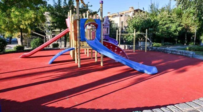 Manisa’da park ve oyun alanlarına güvenli zemin