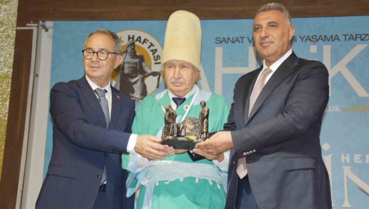 Manisa’da yılın ahisi Mehmet Akgül oldu