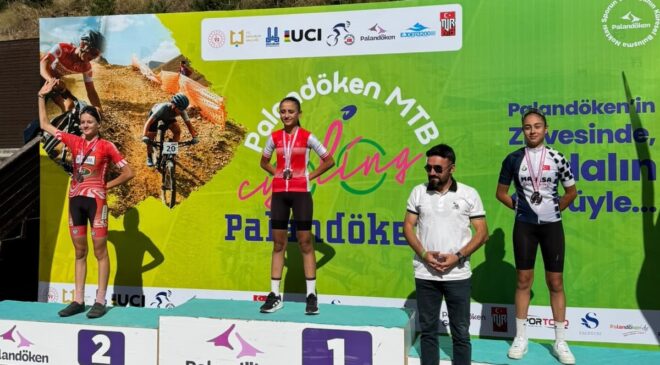 Manisalı bisikletçiler, Erzurum’dan 14 madalyayla döndü