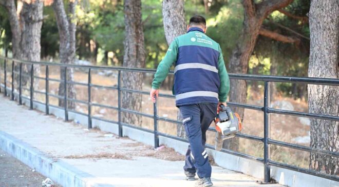 Manisa’nın tarihi ve doğal güzelliklerine uzanan yolda temizlik çalışması