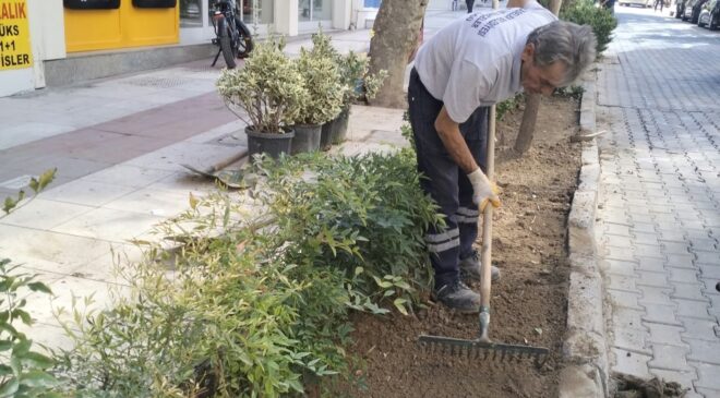 Şehzadeler’de parklar dört mevsim bakımlı tutuluyor
