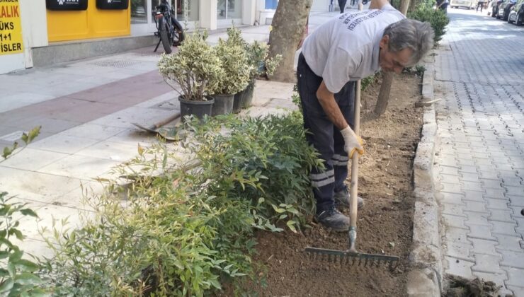 Şehzadeler’de parklar dört mevsim bakımlı tutuluyor