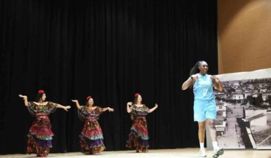 Turgutlu’da kadın takımların yeni sezon lansmanı kültür ve sporla buluştu